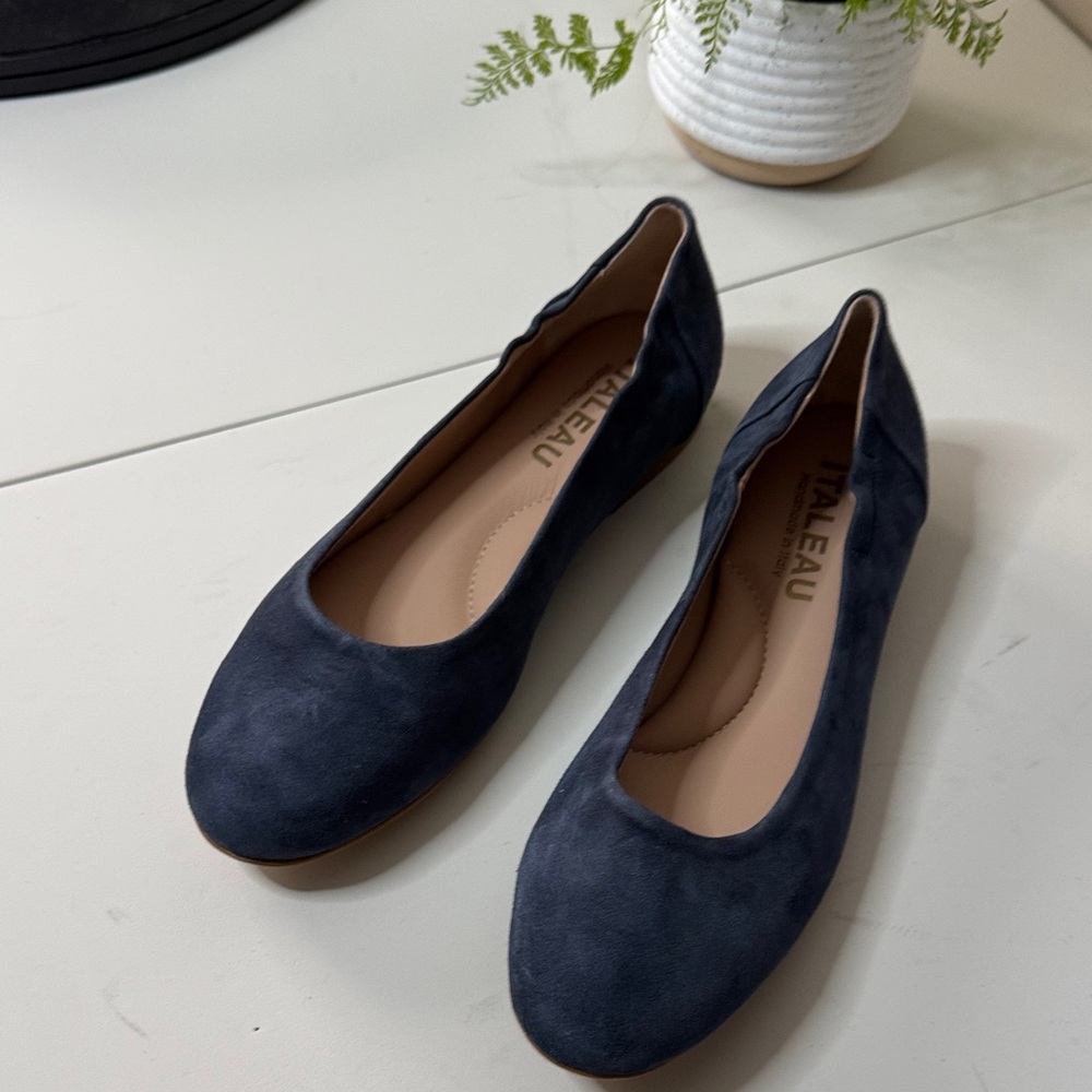 Elegant Hand Made in Italy Navy Suede Flats by ITALEAU
